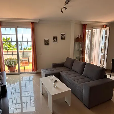 Διαμέρισμα New, Penthouse With Big Terrace And Sea Views, Aircondition And Garage *
