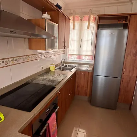 شقة New, Penthouse With Big Terrace And Sea Views, Aircondition And Garage